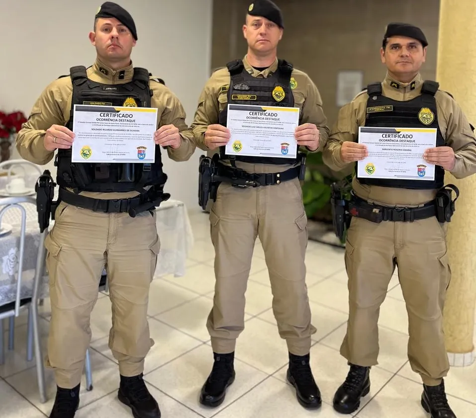 3º Sargento Amaral, Soldado Fontoura e Soldado Guimarães, em ação conjunta com o Batalhão de Polícia de Fronteira (BPFRON).