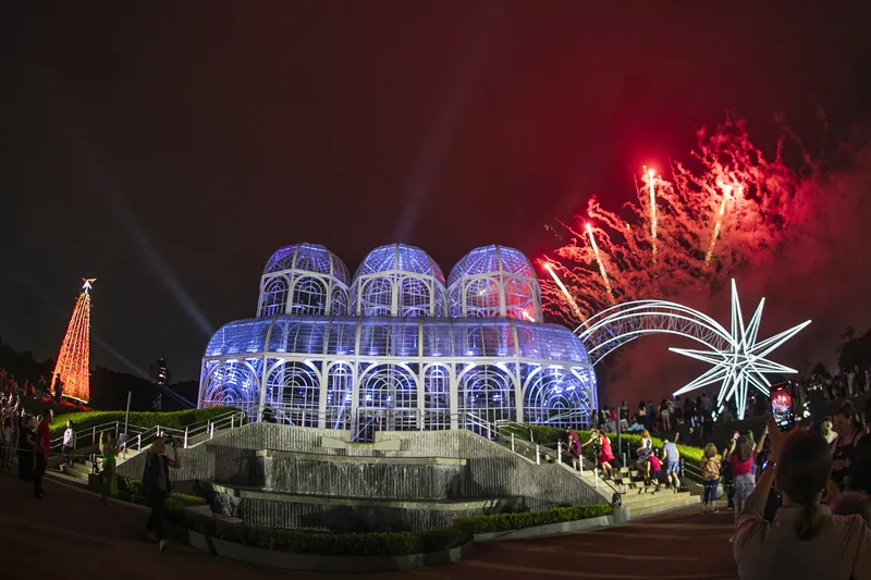Curitiba: Prefeitura lança Natal Luz dos Pinhais 2024