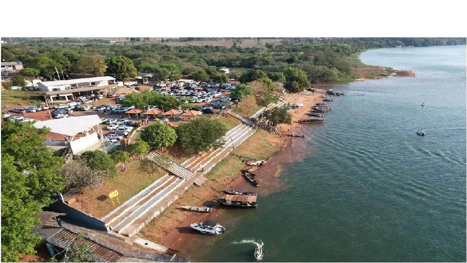 IAT alerta prefeitura e barqueiros sobre descarte de lixo irregular na orla de Porto Camargo.