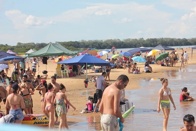 Praia do Meião Porto Camargo/PR.