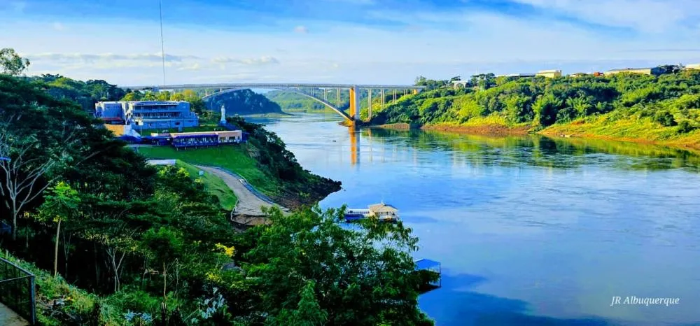 Nova ponte que liga as três fronteiras…