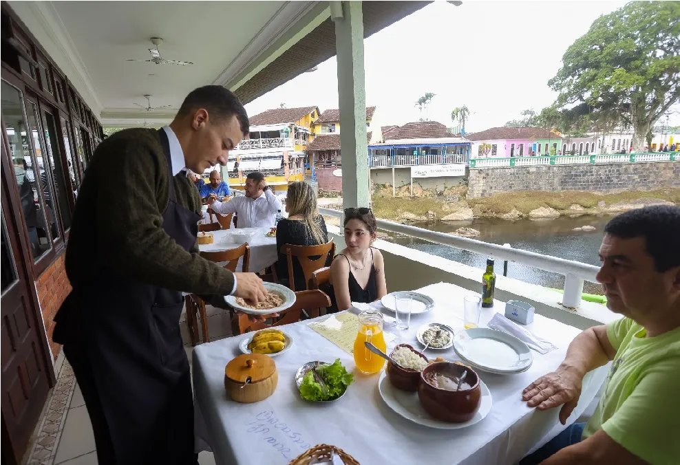 Paraná Acelera no Turismo: Empregos, Recorde de Estrangeiros e Crescimento nos Territórios Foto: Gilson Abreu/Arquivo AEN