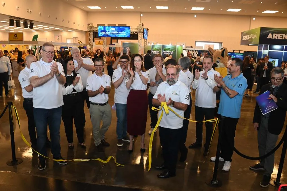 O Auditório Francisco Contini da Universidade Estadual do Centro-Oeste (Unicentro) ficou lotado durante a cerimônia oficial de abertura da 5ª Semana Estadual de Ciência, Tecnologia e Ensino Superior do Paraná – Paraná Faz Ciência 2025. fOTO: Unicentro