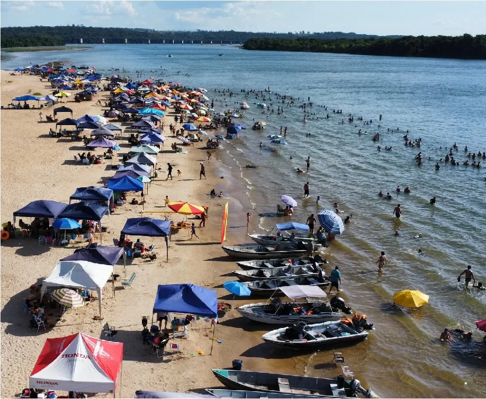 Locais como Porto Rico, Porto São José, Porto Maringá, Porto Brasílio e Porto Camargo registraram grande presença de turistas e moradores da região, especialmente nos fins de semana - Foto: Jean Azevedo