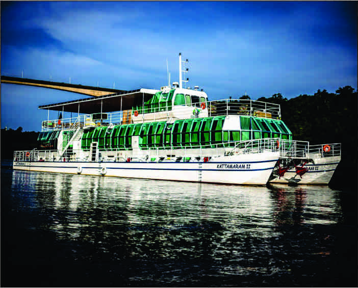 Venha conhecer a beleza única da tríplice fronteira a bordo do Kattamaram II,