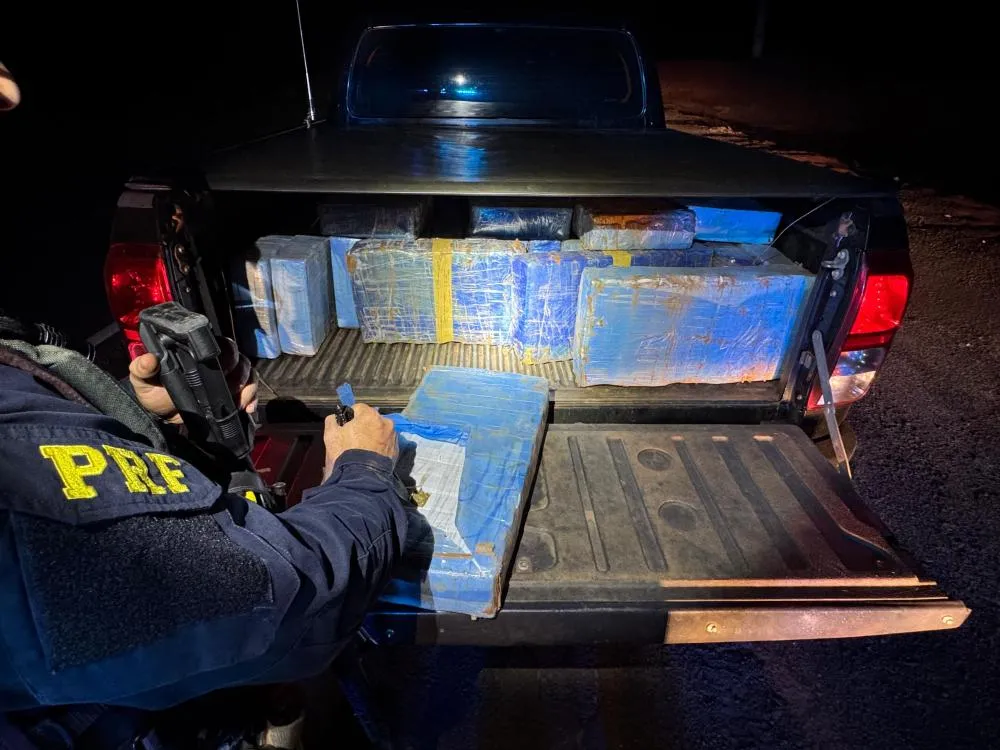 Toda a carga de entorpecentes, juntamente com o veículo apreendido, foi encaminhada à Delegacia da Polícia Civil de Icaraíma,. Foto: PRF
