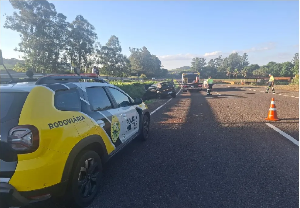 O acidente ocorreu por volta das 12h50, no km 28+100 da rodovia...