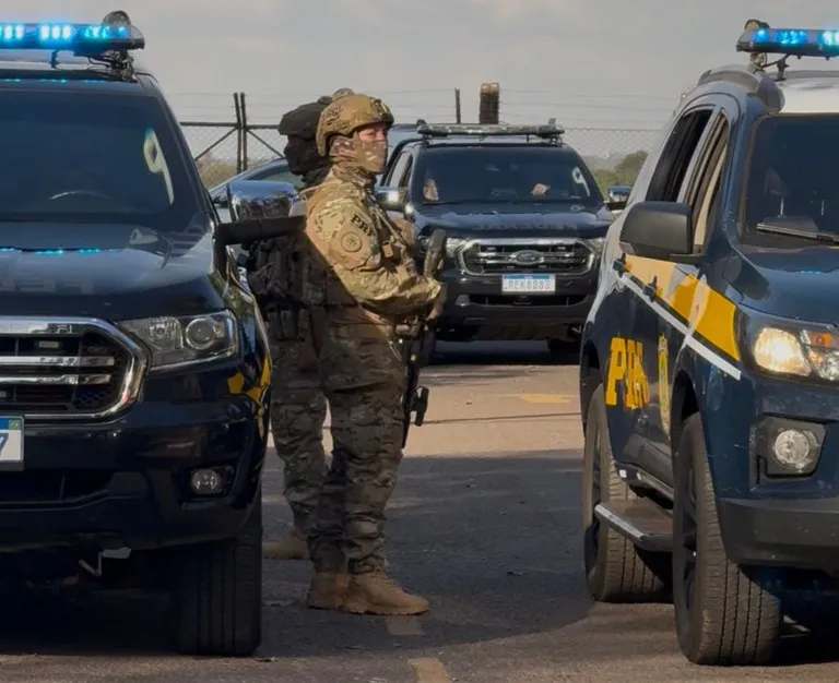 Ação conjunta entre Polícia Federal e Polícia Rodoviária Federal teve origem em investigação da Corregedoria-Geral da PRF…